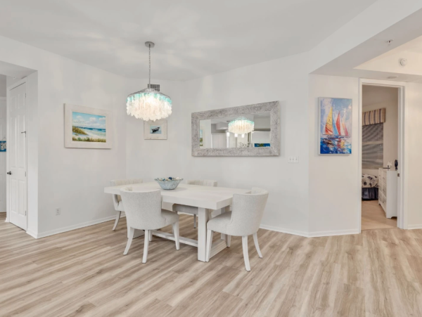 Spacious 3-Bedroom Condo in Naples - Renovated Resort-Style Amenities
